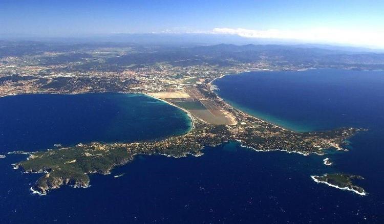 Spacieux Studio Sur Le Port De Hyeres Ngoại thất bức ảnh
