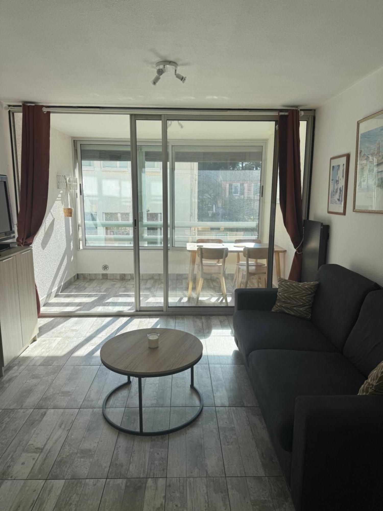 Spacieux Studio Sur Le Port De Hyeres Ngoại thất bức ảnh
