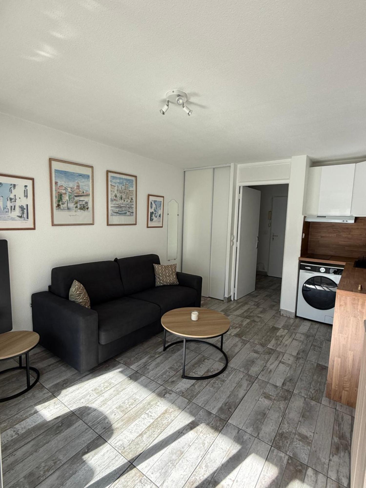 Spacieux Studio Sur Le Port De Hyeres Ngoại thất bức ảnh